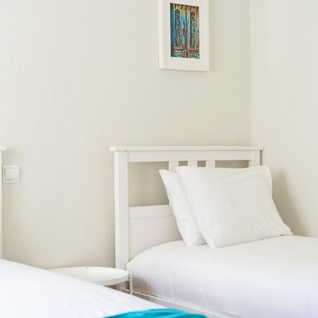 Comfy Flat W/ Rooftop Beach View By Lovelystay Burgau Bagian luar foto